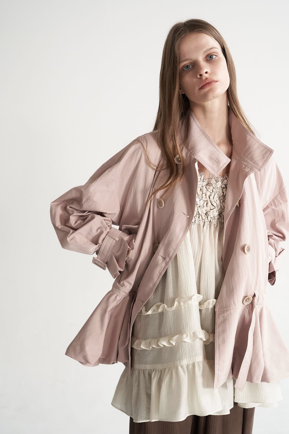 [CAHISIENNE 26SS] Balloon Hem Half Trench — vue 10