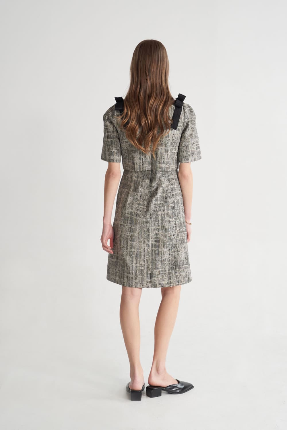 [CAHISIENNE 26SS] Black & Gray Mixed Denim Square-Neck Ribbon Dress — vue 12