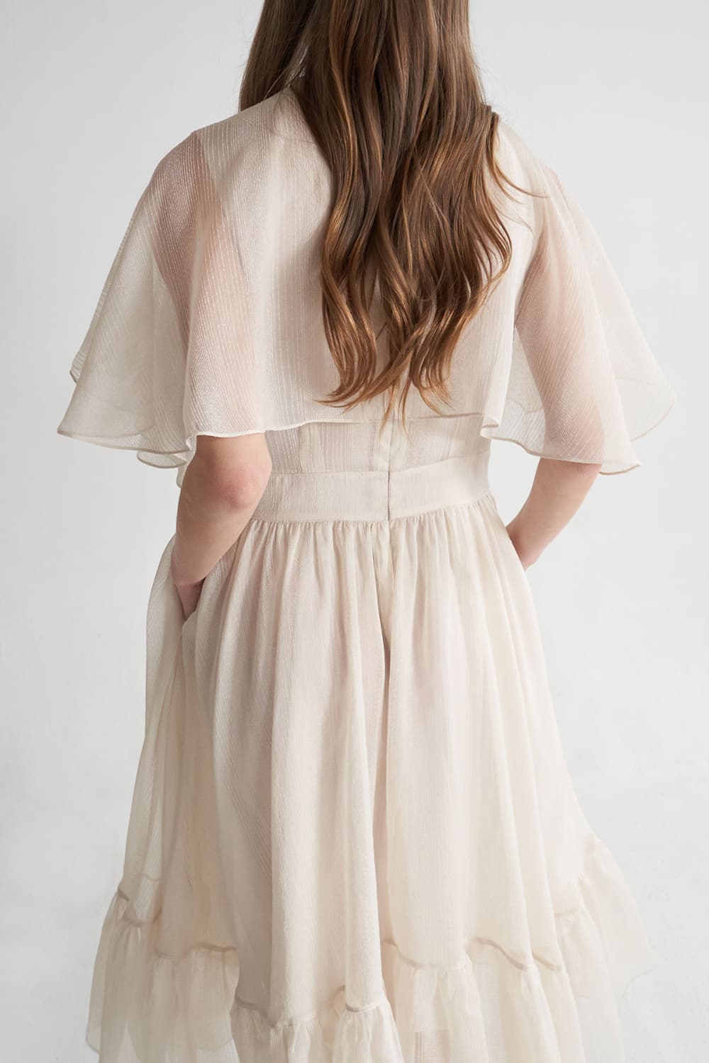 [CAHISIENNE 26SS] Structural Cape V-Neck Long Dress — vue 12