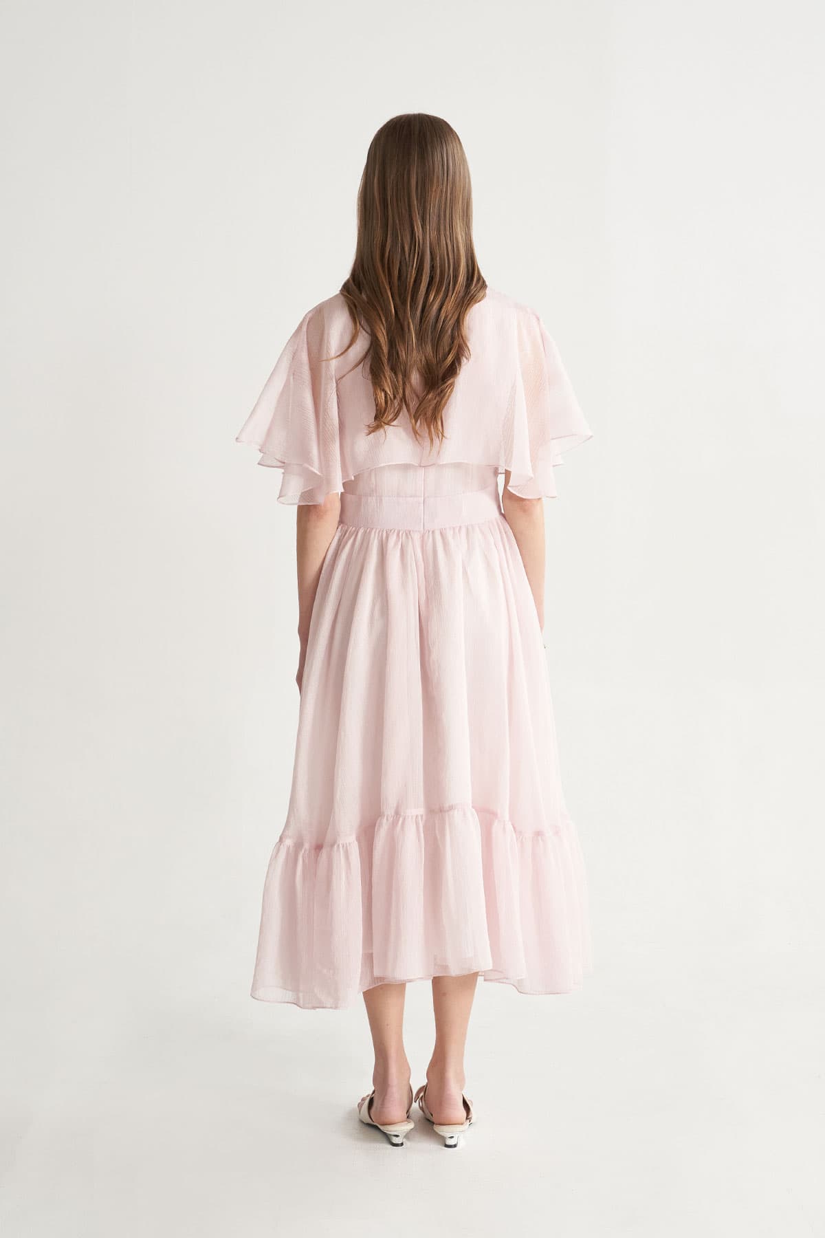 [CAHISIENNE 26SS] Structural Cape V-Neck Long Dress (Pink) — vue 5