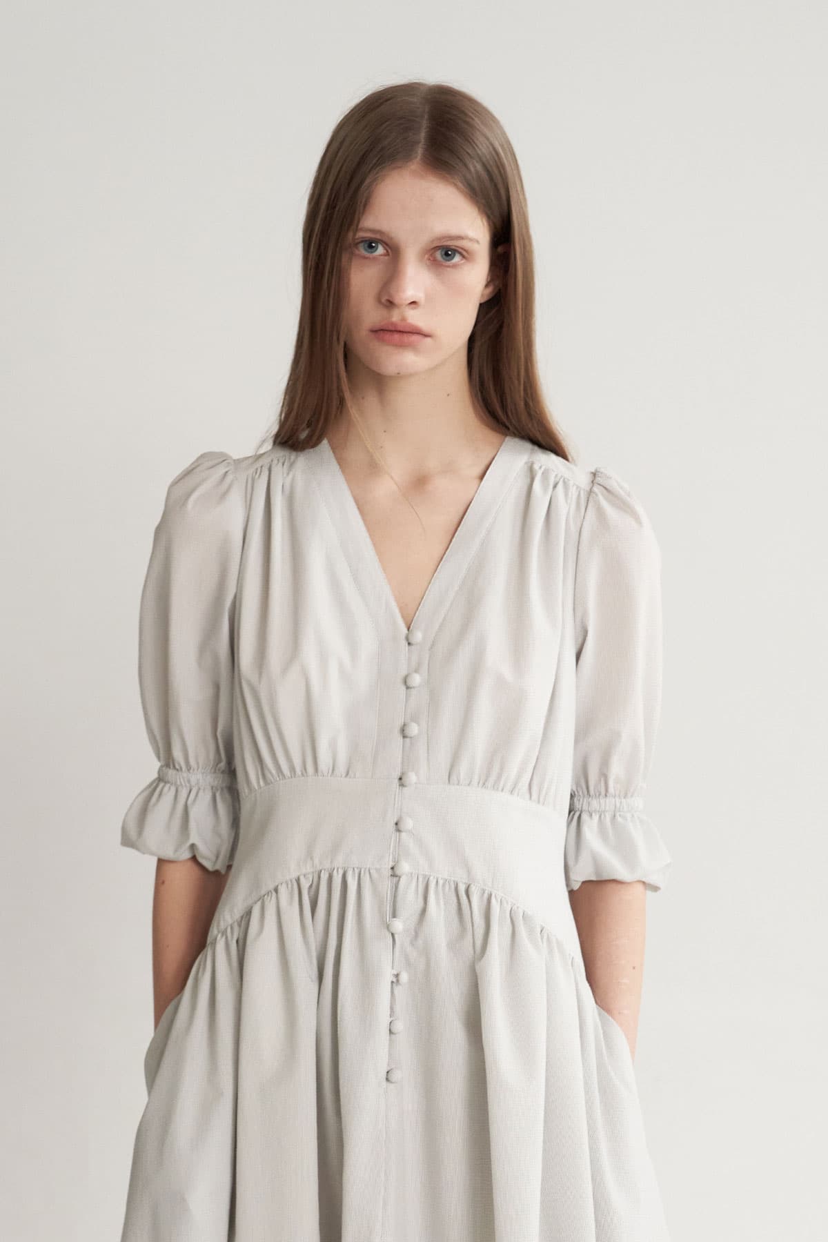 [CAHISIENNE 26SS] Structural Ball-Button V-Neck Long Dress — vue 2