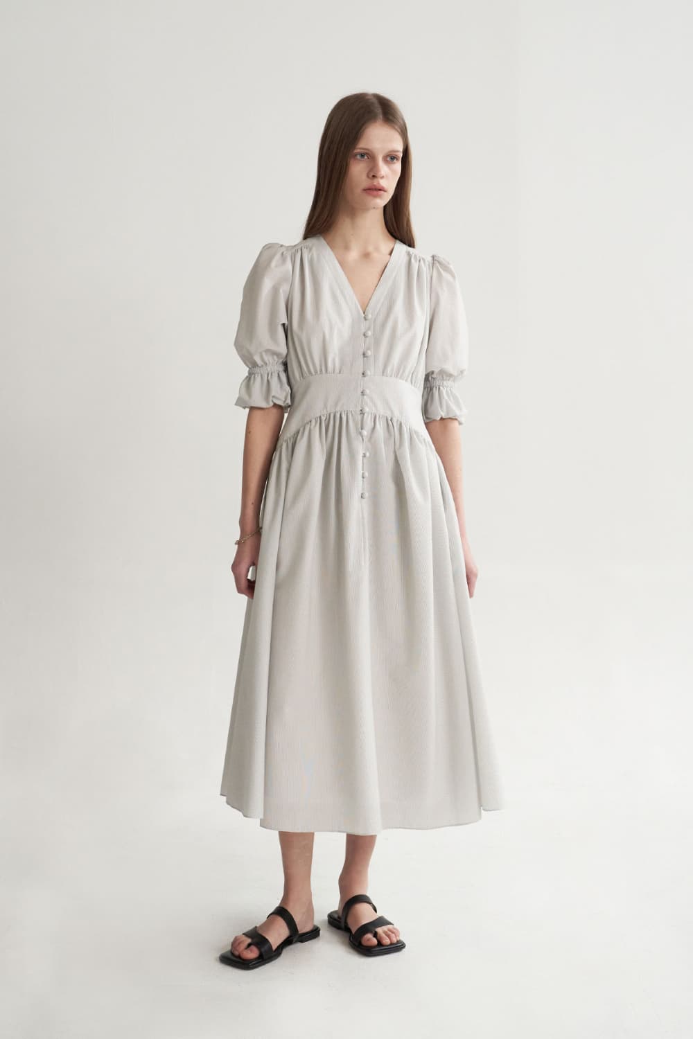[CAHISIENNE 26SS] Structural Ball-Button V-Neck Long Dress — vue 11