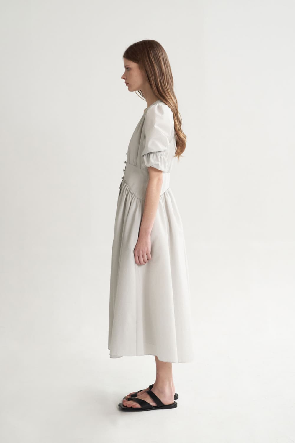 [CAHISIENNE 26SS] Structural Ball-Button V-Neck Long Dress — vue 14