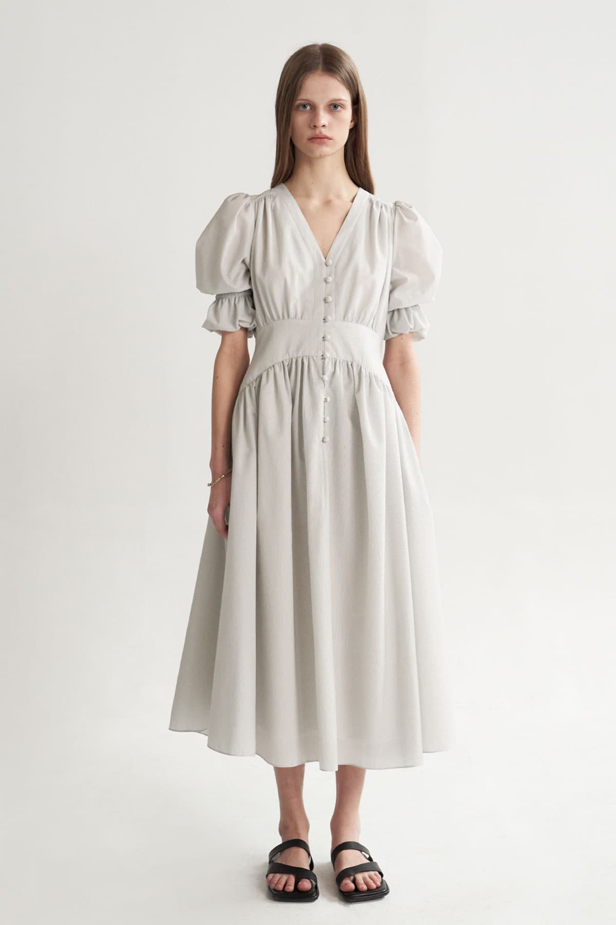 [CAHISIENNE 26SS] Structural Ball-Button V-Neck Long Dress — vue 1