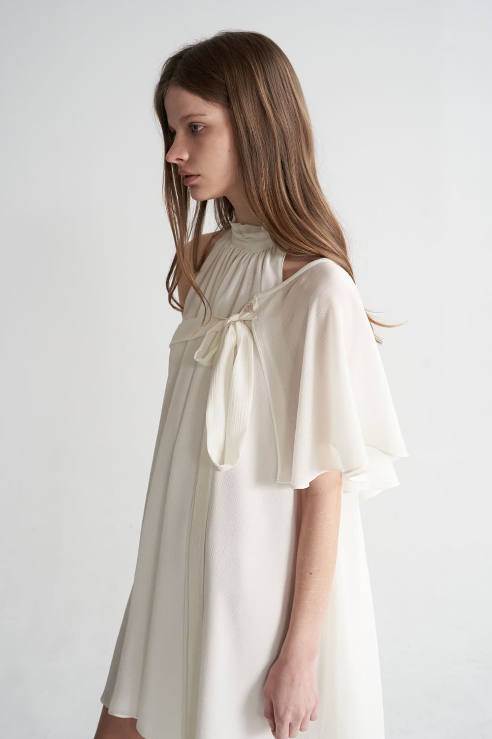[CAHISIENNE 26SS] Multiway White Halterneck Dress & Cape Set — vue 11
