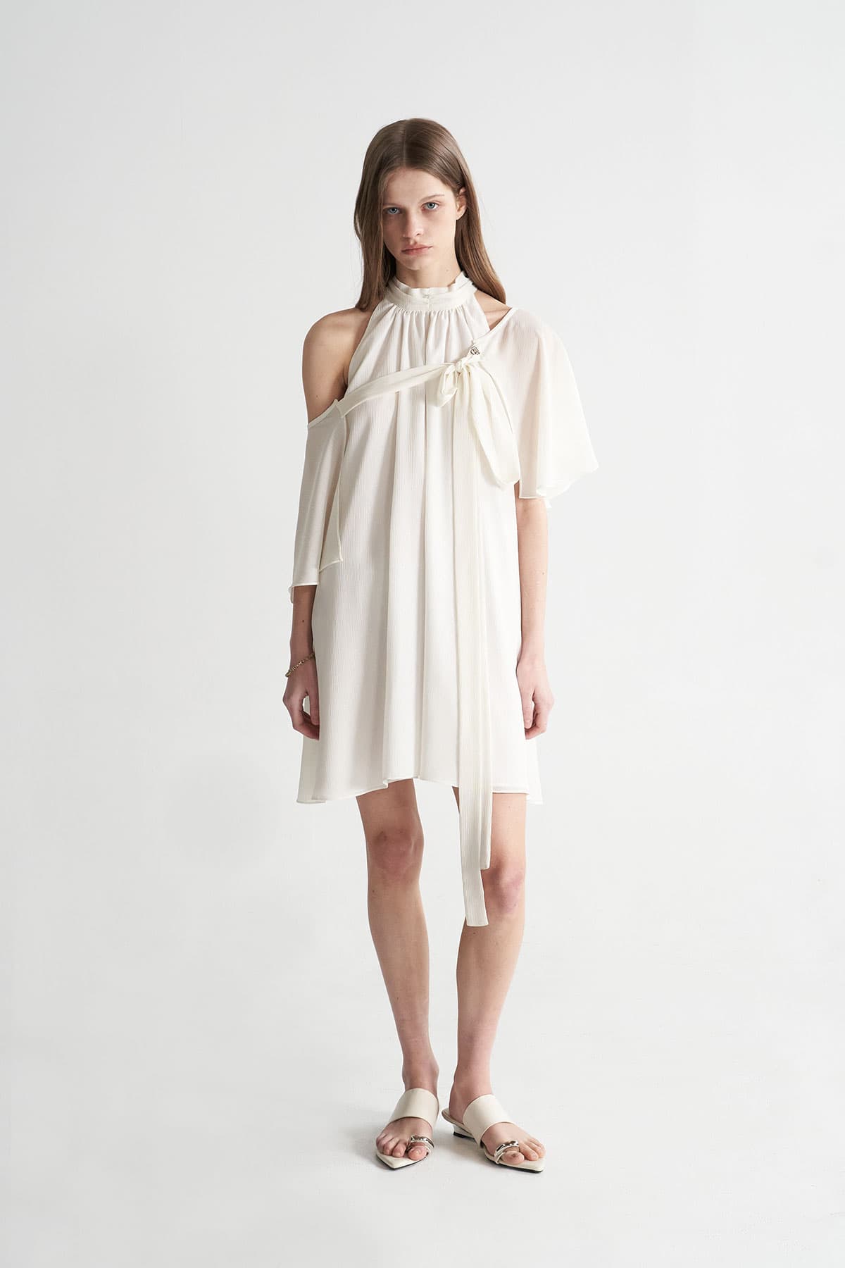 [CAHISIENNE 26SS] Multiway White Halterneck Dress & Cape Set — vue 3