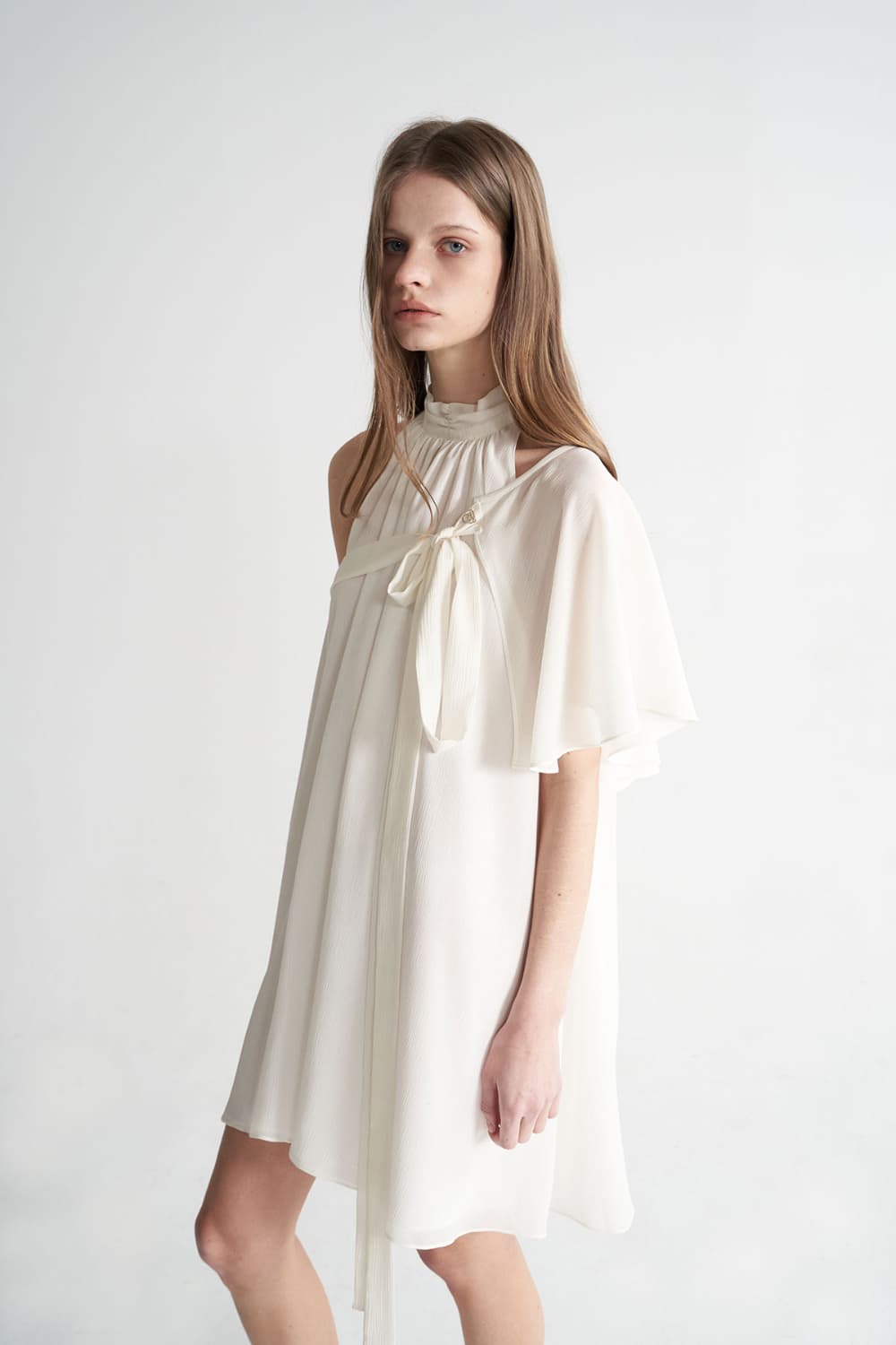 [CAHISIENNE 26SS] Multiway White Halterneck Dress & Cape Set — vue 10