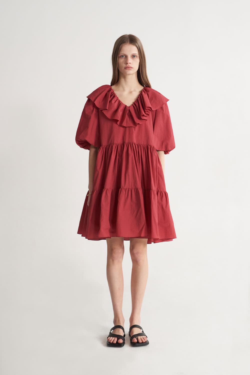 [CAHISIENNE 26SS] Frill Collar Loose-Fit Tiered Dress (Red) — vue 11