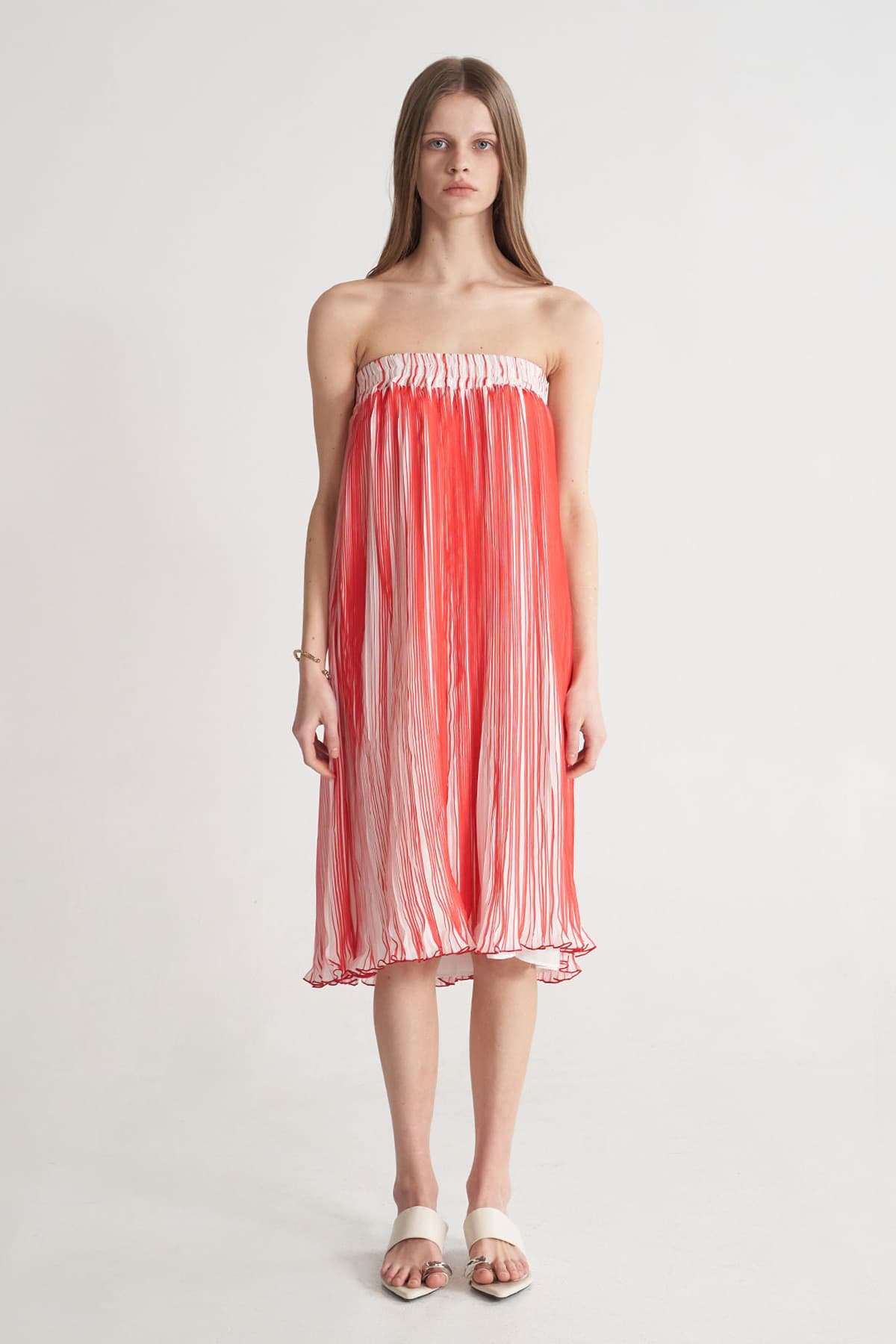 [CAHISIENNE 26SS] Red & White Pleated Off-Shoulder Banded Dress