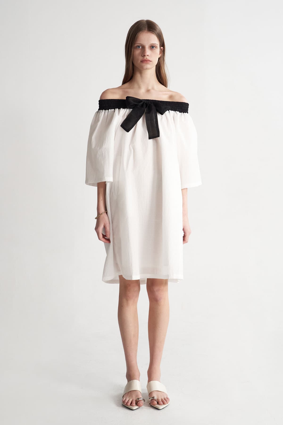 [CAHISIENNE 26SS] Black Ribbon Off-Shoulder White Dress