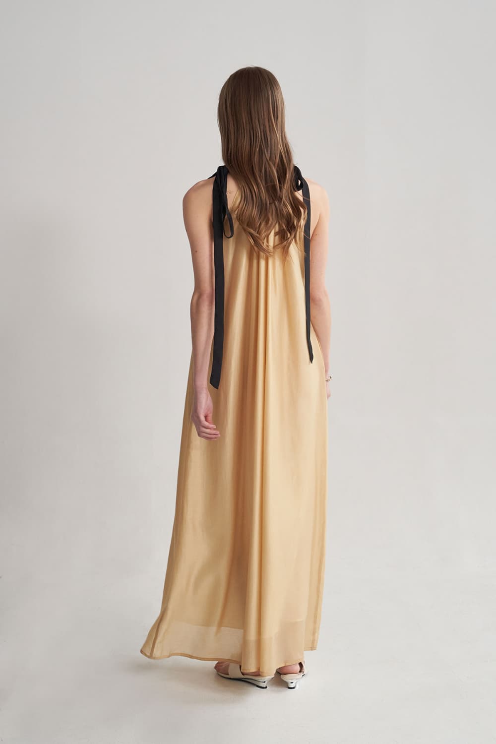 [CAHISIENNE 26SS] Gold Bead Ribbon Shoulder Maxi Dress — vue 12