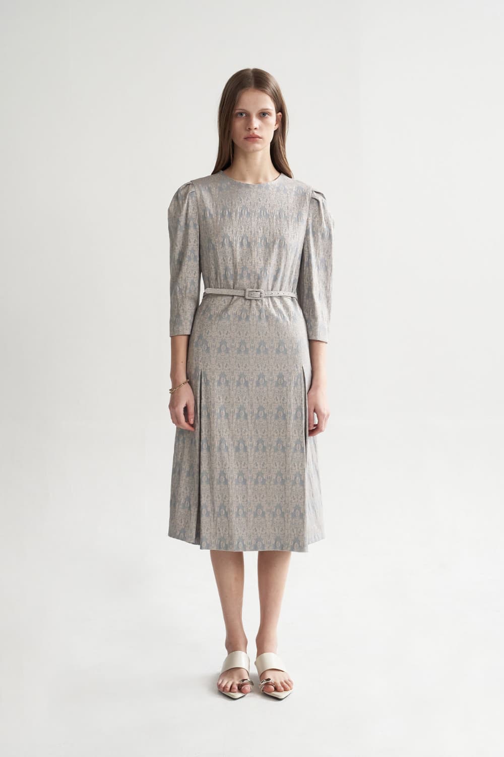 [CAHISIENNE 26SS] Wedding-Guest Embroidered H-Line Midi Dress (Dark Sky Blue) — vue 13