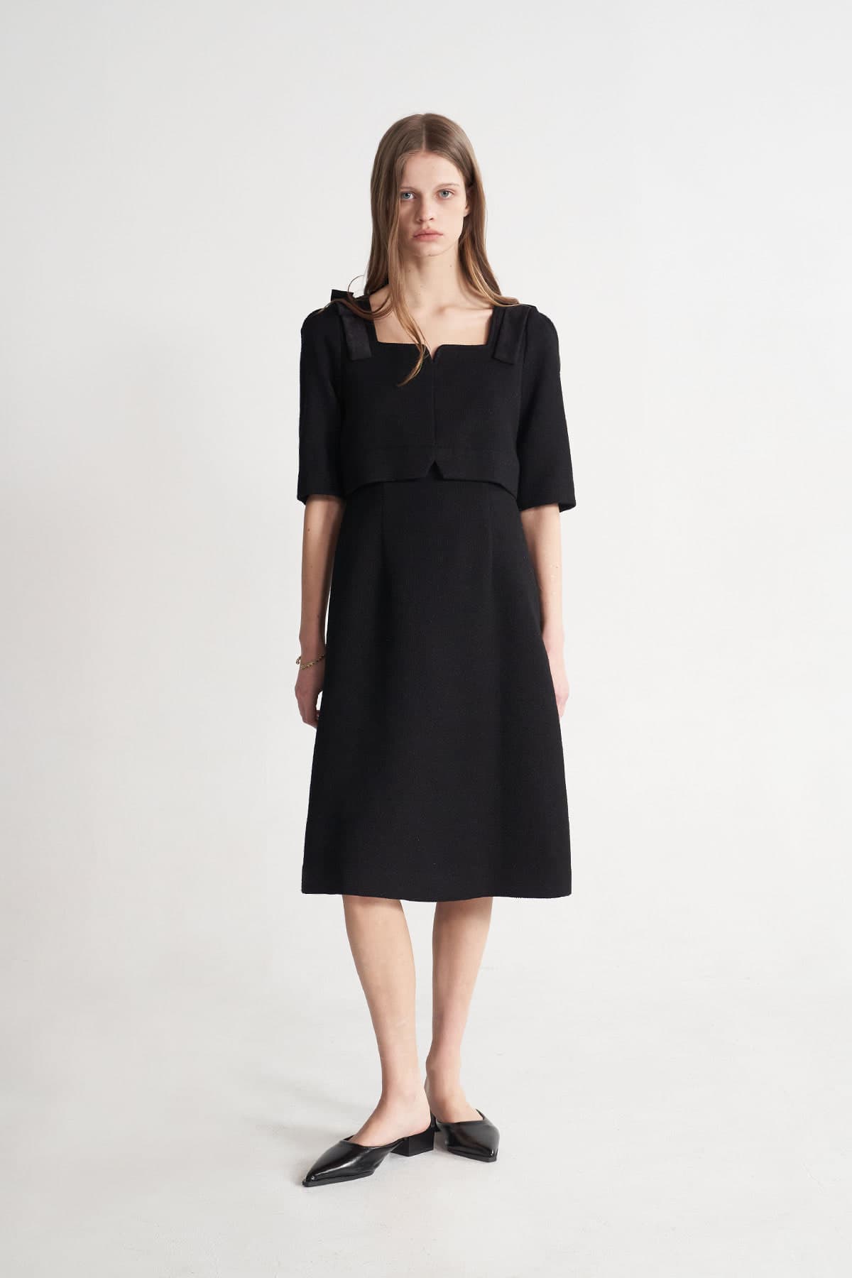 [CAHISIENNE 26SS] Black Square-Neck Ribbon Wedding-Guest Dress — vue 3