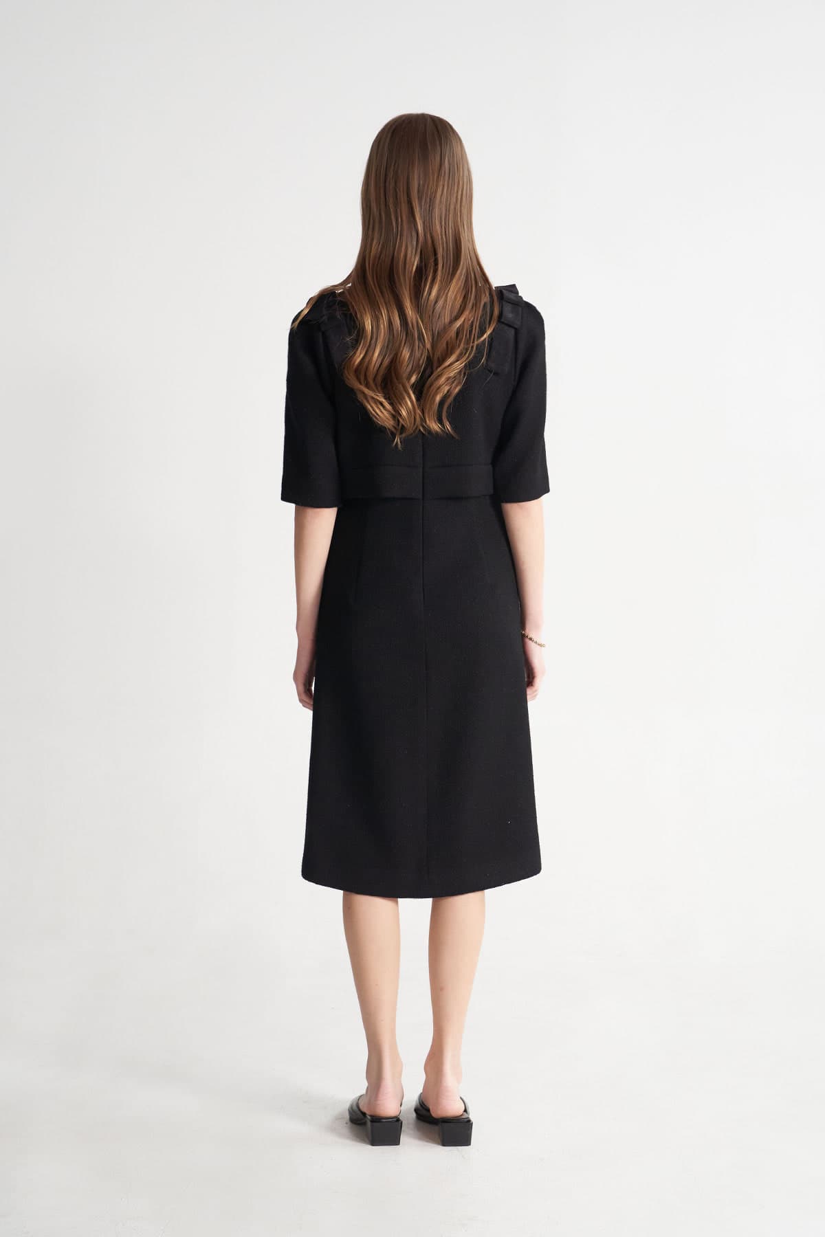 [CAHISIENNE 26SS] Black Square-Neck Ribbon Wedding-Guest Dress — vue 4