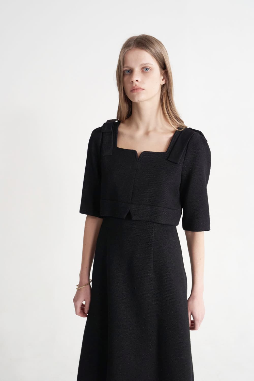 [CAHISIENNE 26SS] Black Square-Neck Ribbon Wedding-Guest Dress — vue 9