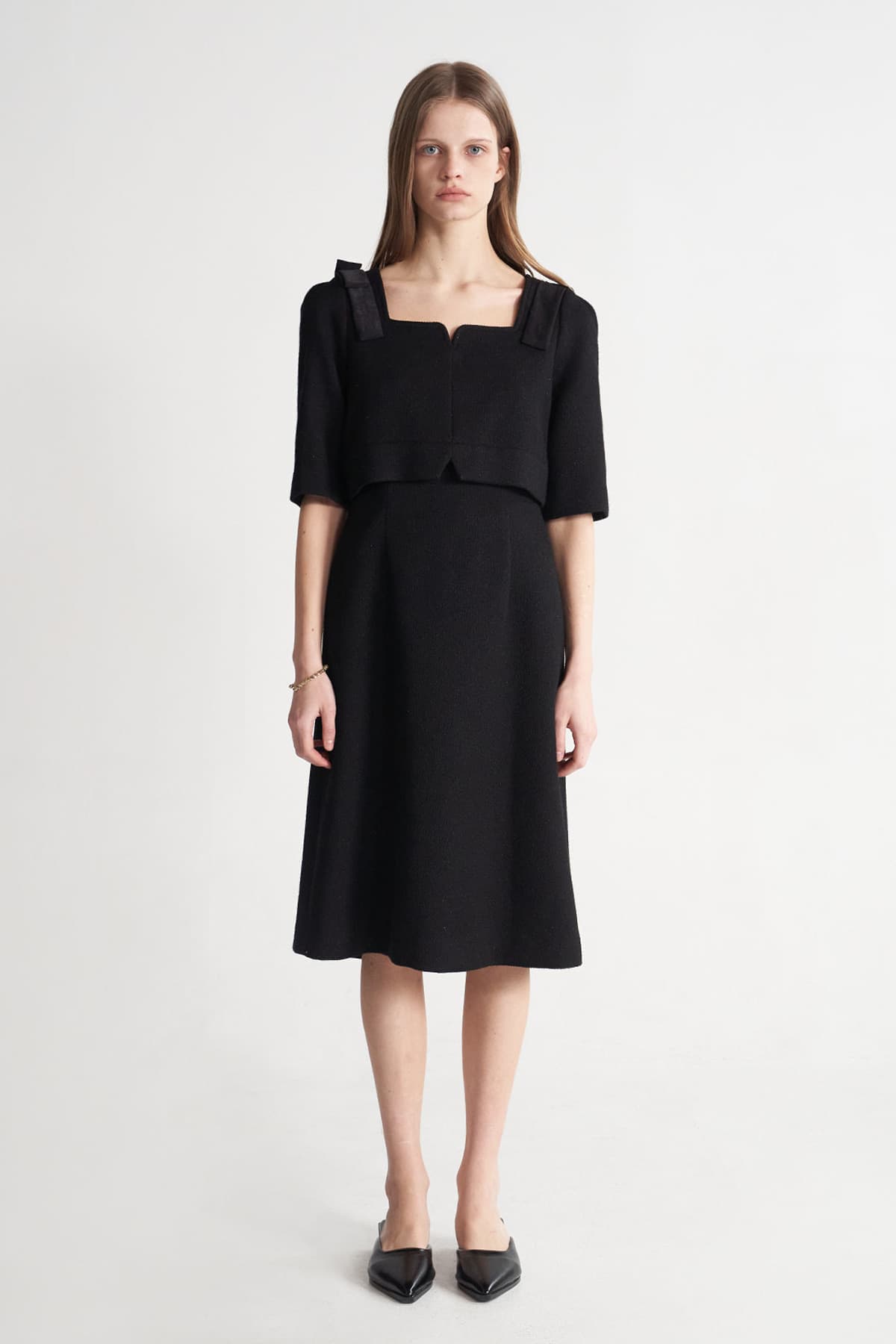 [CAHISIENNE 26SS] Black Square-Neck Ribbon Wedding-Guest Dress — vue 1
