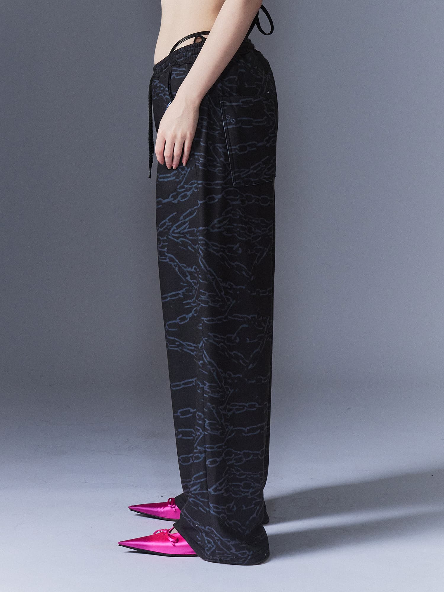 Chain Embroidery Pants — vue 2