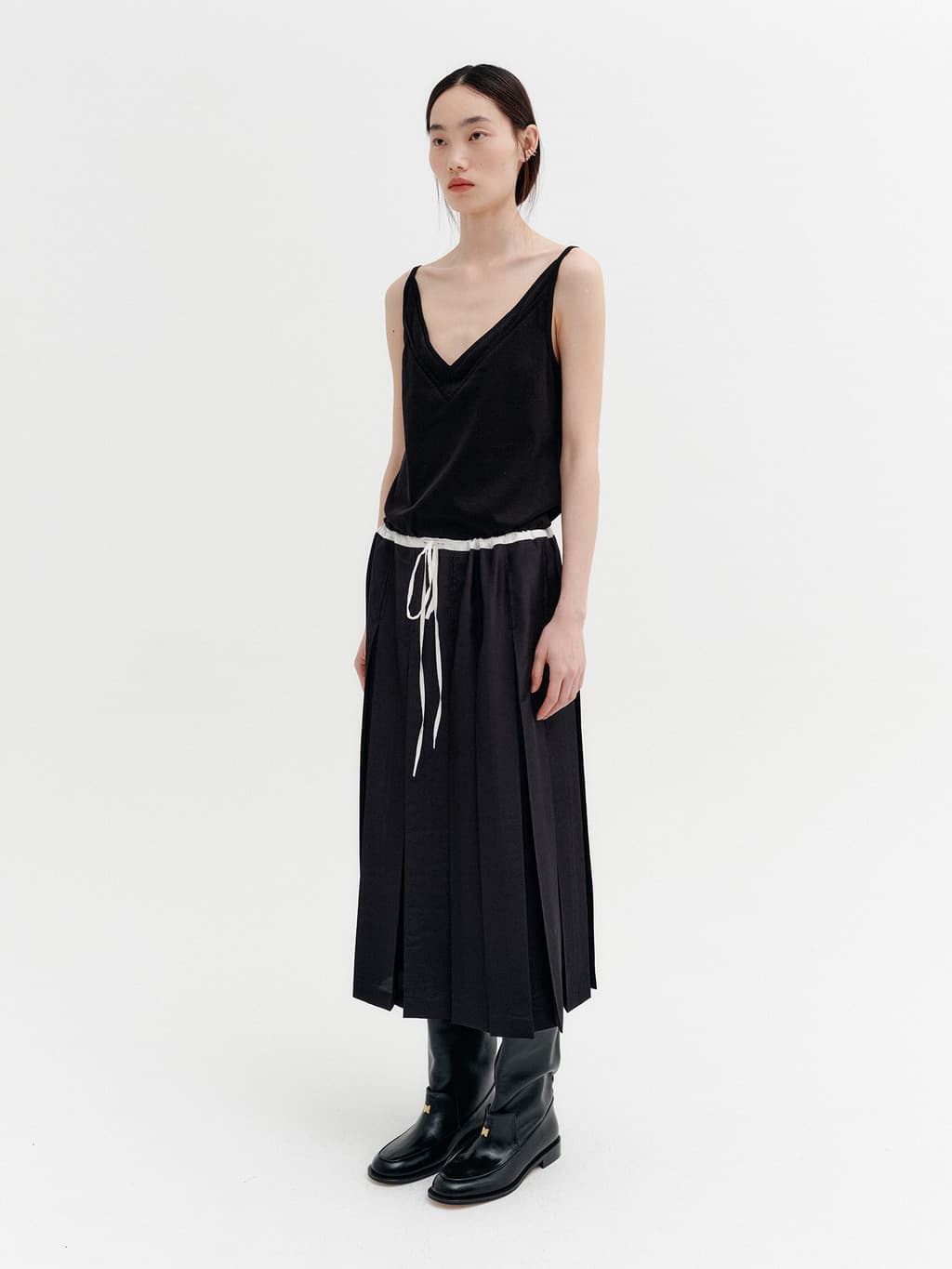 Double V-Neck Panel Sleeveless - Black — vue 5