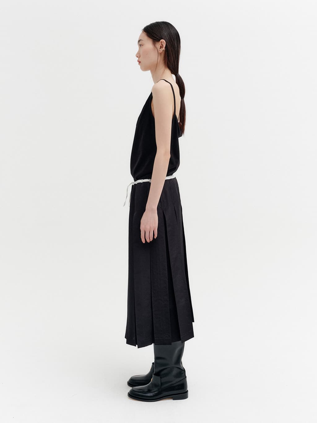 Double V-Neck Panel Sleeveless - Black — vue 6