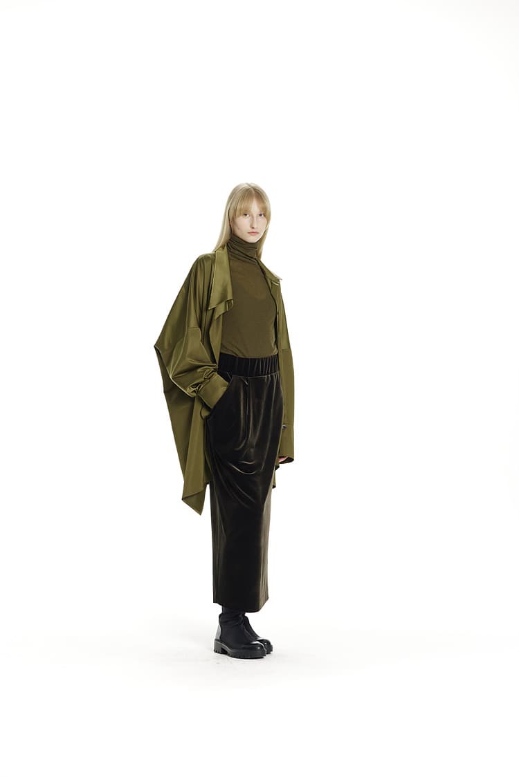 GDeL Asymmetric Pocket Velvet Skirt (Khaki) — vue 11