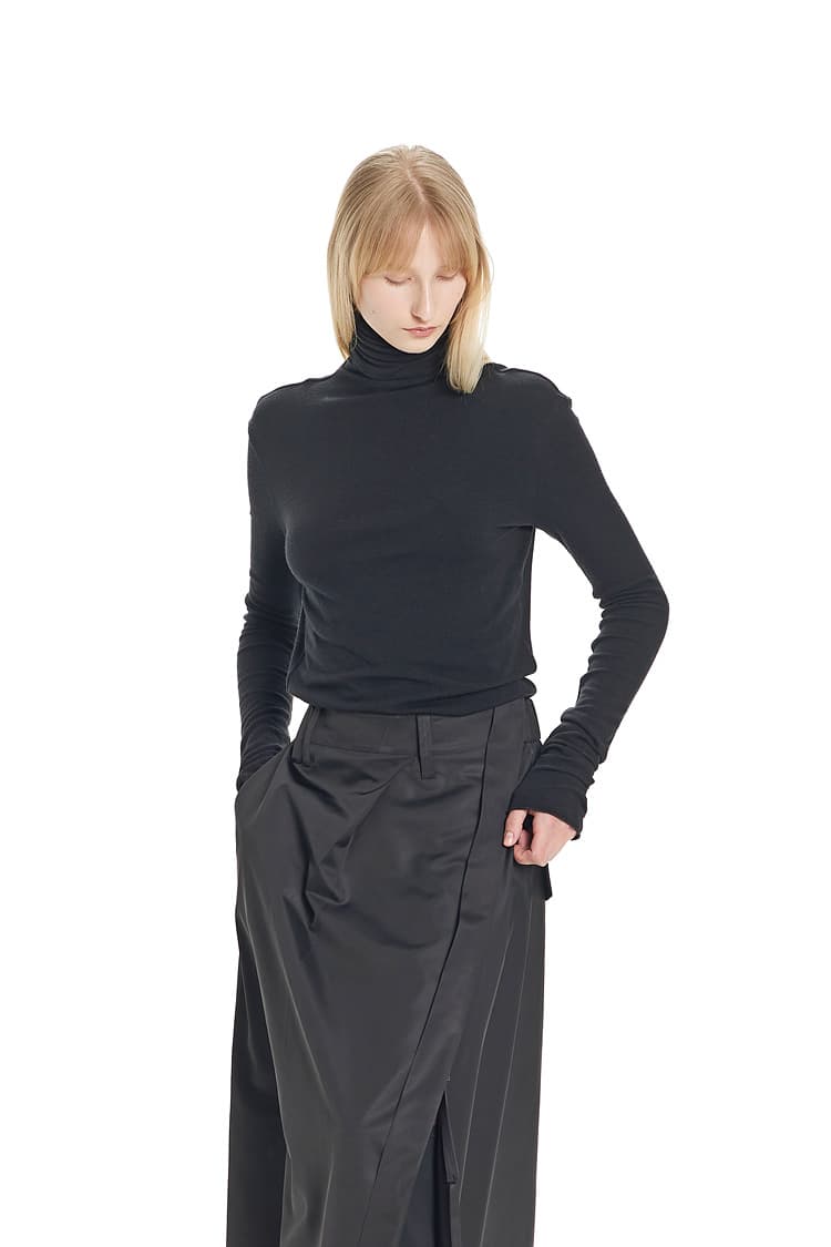 GDeL Slim Turtleneck Top (Grey) — vue 3
