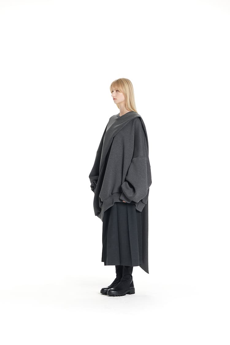 GDeL Scarf-Matched Ultra Wide Sweat Top (Dark Grey) — vue 4
