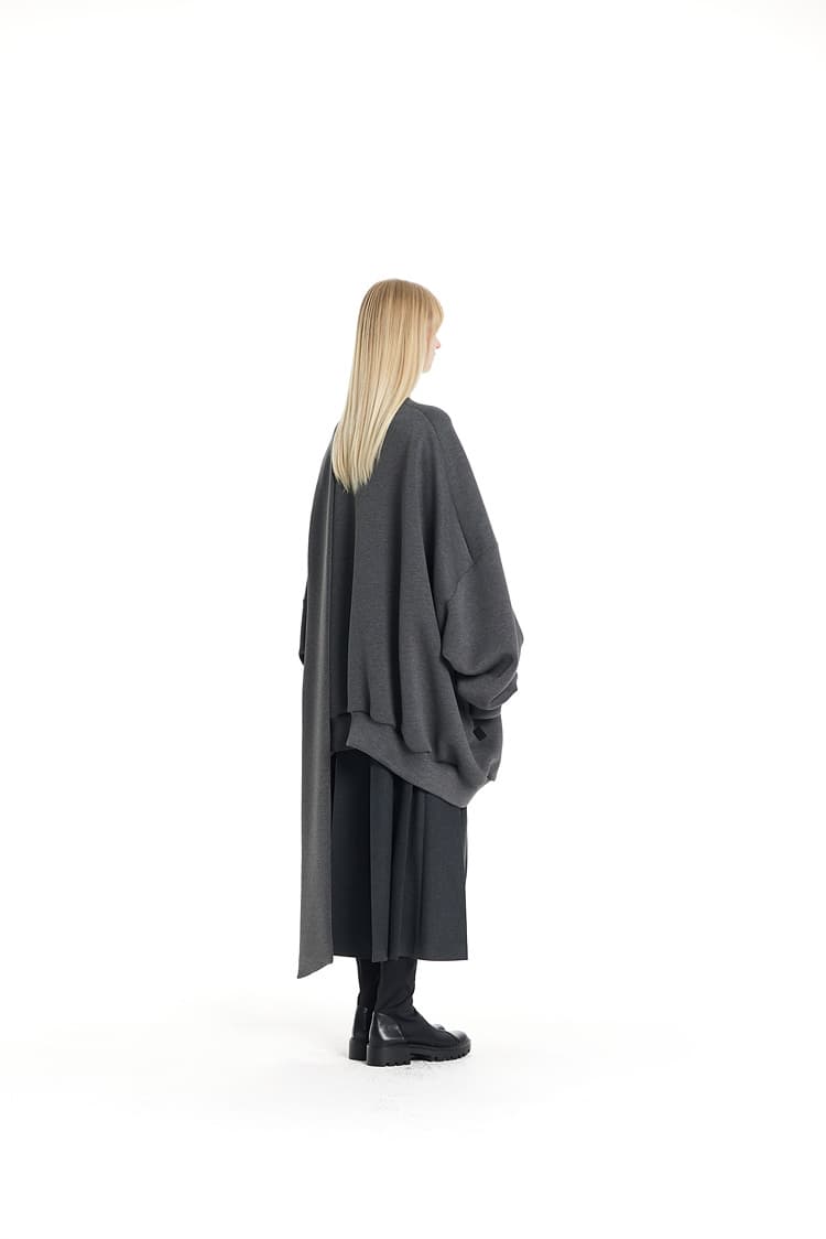 GDeL Scarf-Matched Ultra Wide Sweat Top (Dark Grey) — vue 7
