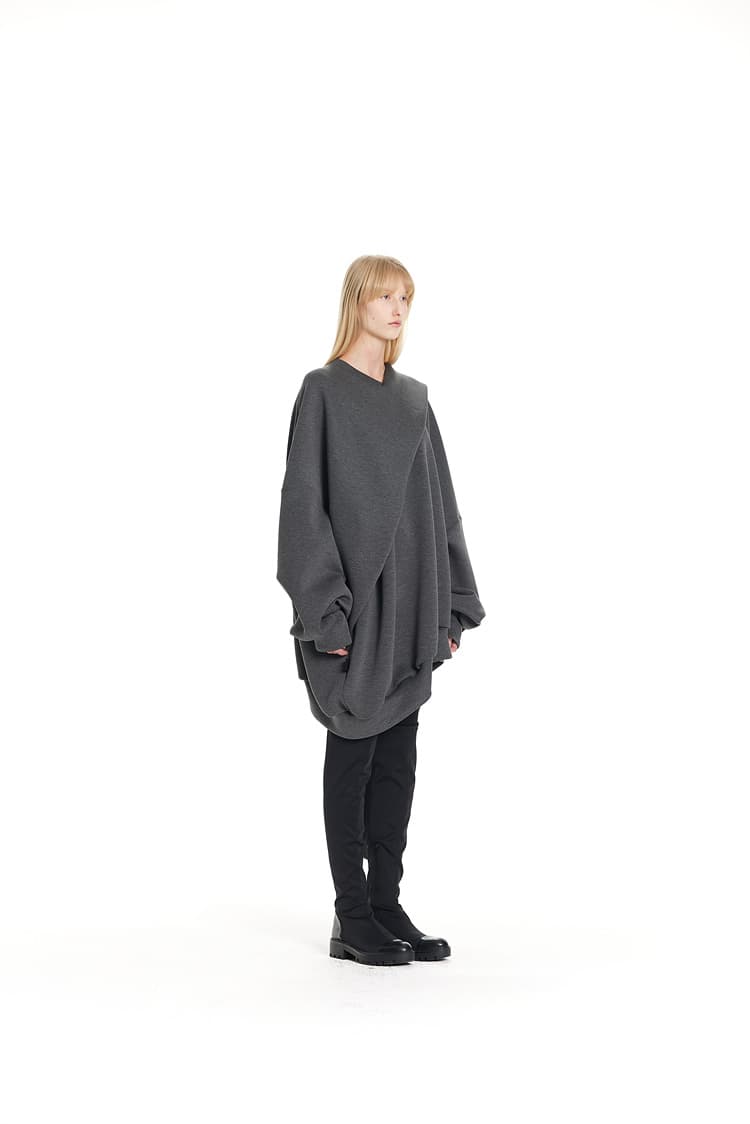GDeL Scarf-Matched Ultra Wide Sweat Top (Dark Grey) — vue 8