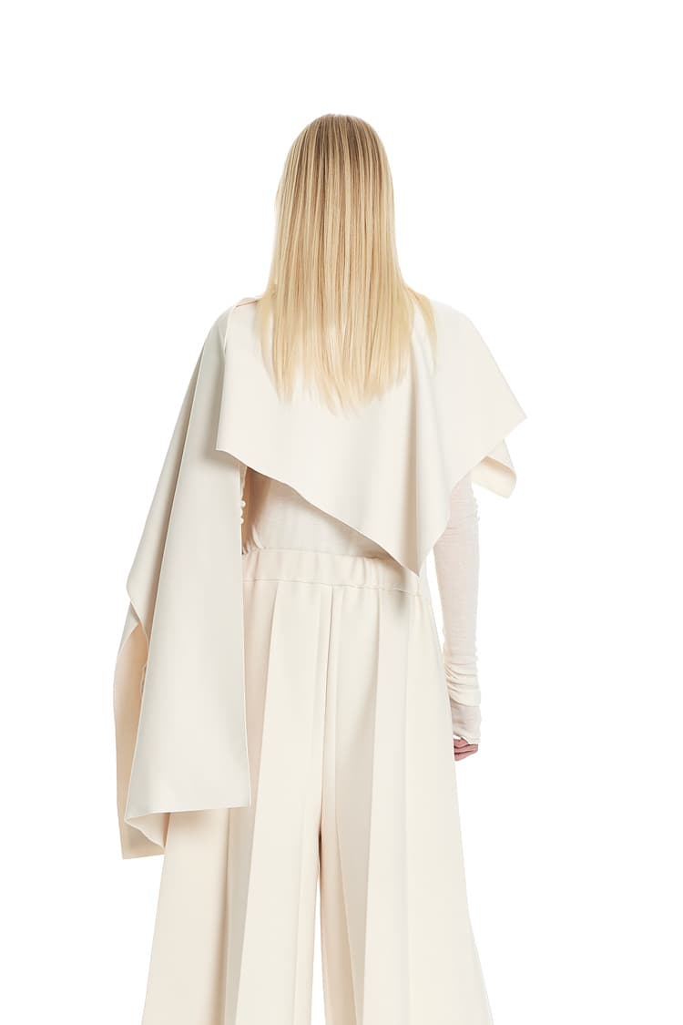 GDeL Less Line Asymmetric Cape (Cream) — vue 11