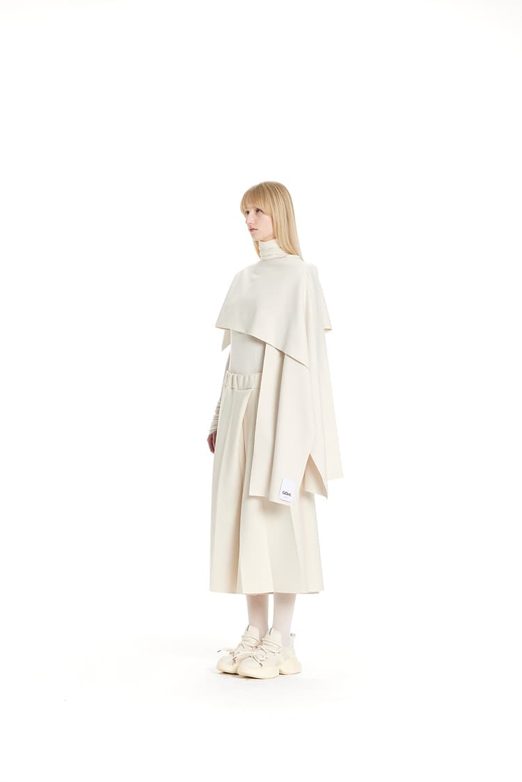 GDeL Less Line Asymmetric Cape (Cream) — vue 4