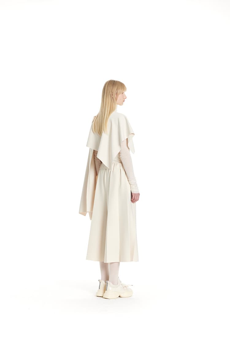 GDeL Less Line Asymmetric Cape (Cream) — vue 7