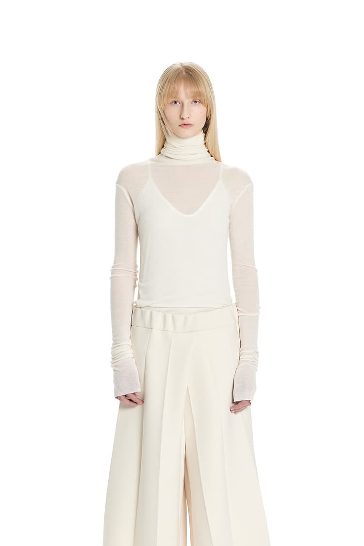 GDeL Slim Turtleneck Top (Ivory)