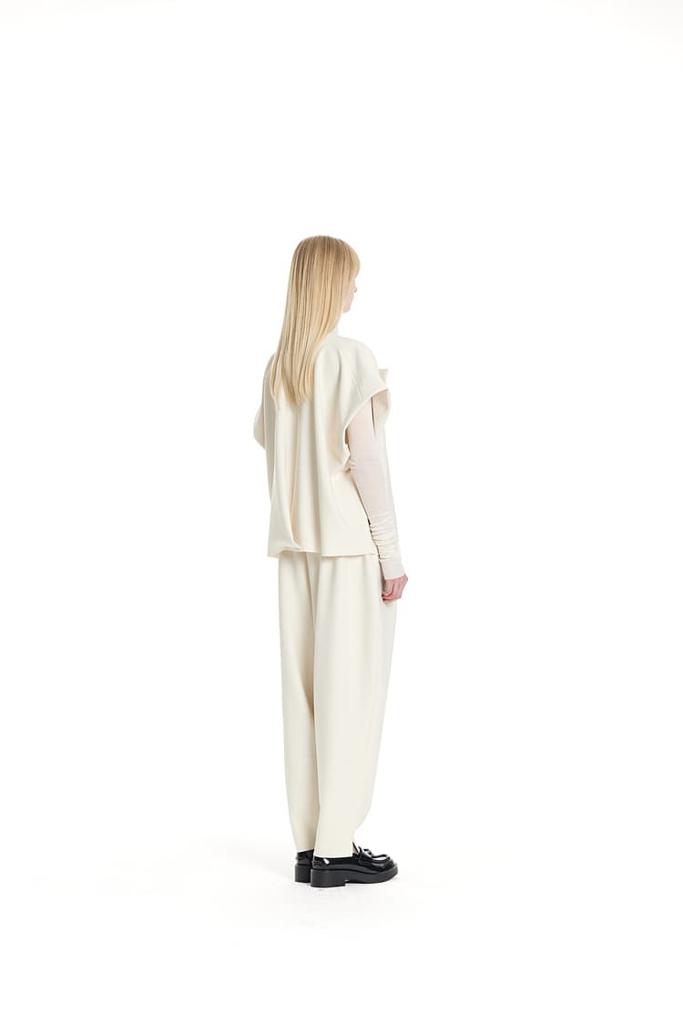 GDeL Less Line One-Collar Vest (Cream) — vue 7