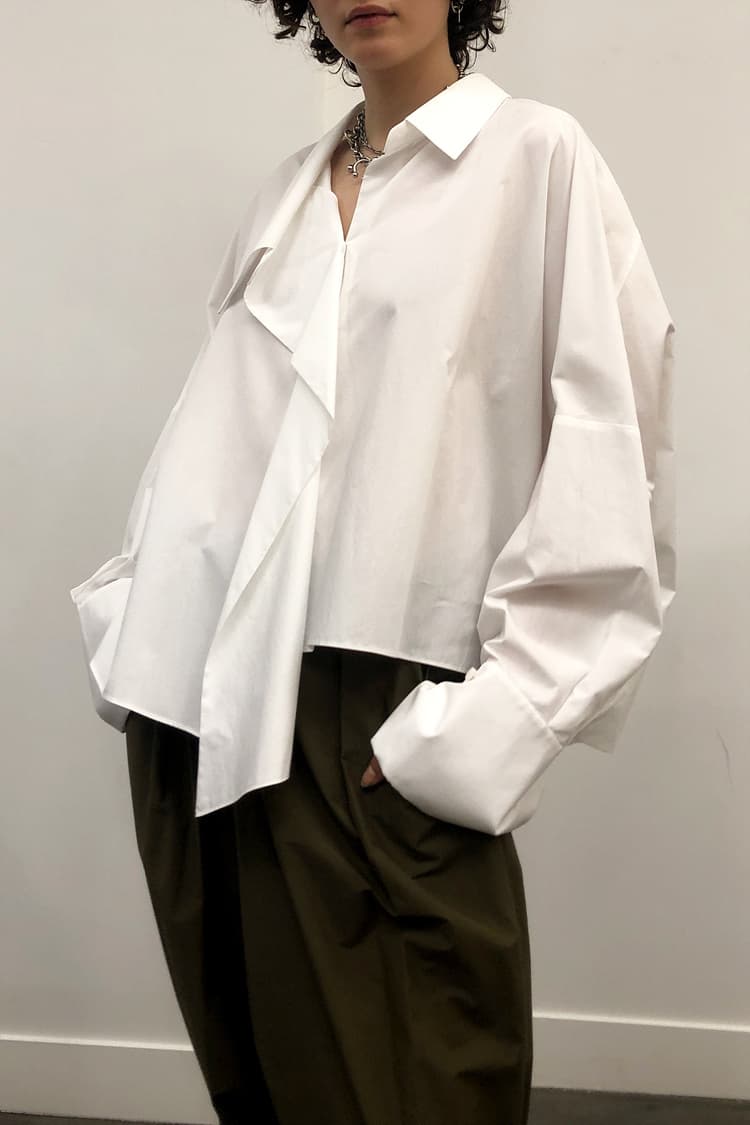 GDeL Asymmetrical Wide Shirt (White) — vue 7