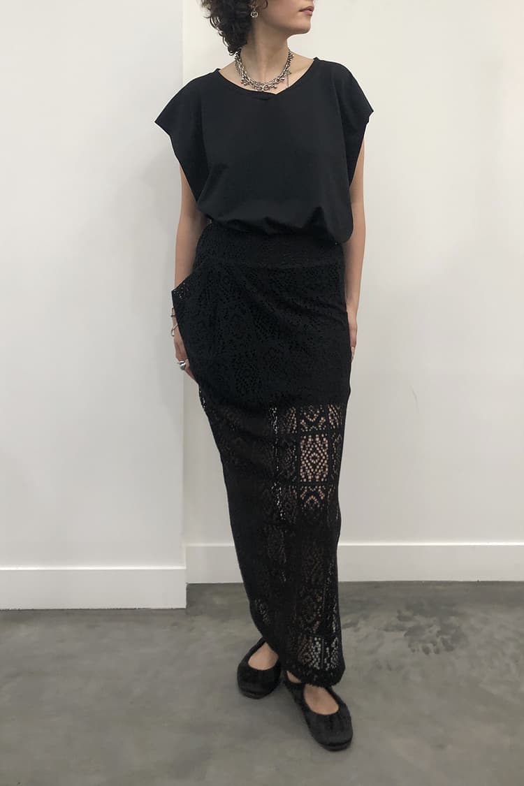 GDeL Square Pattern Lace Skirt (Black) — vue 3