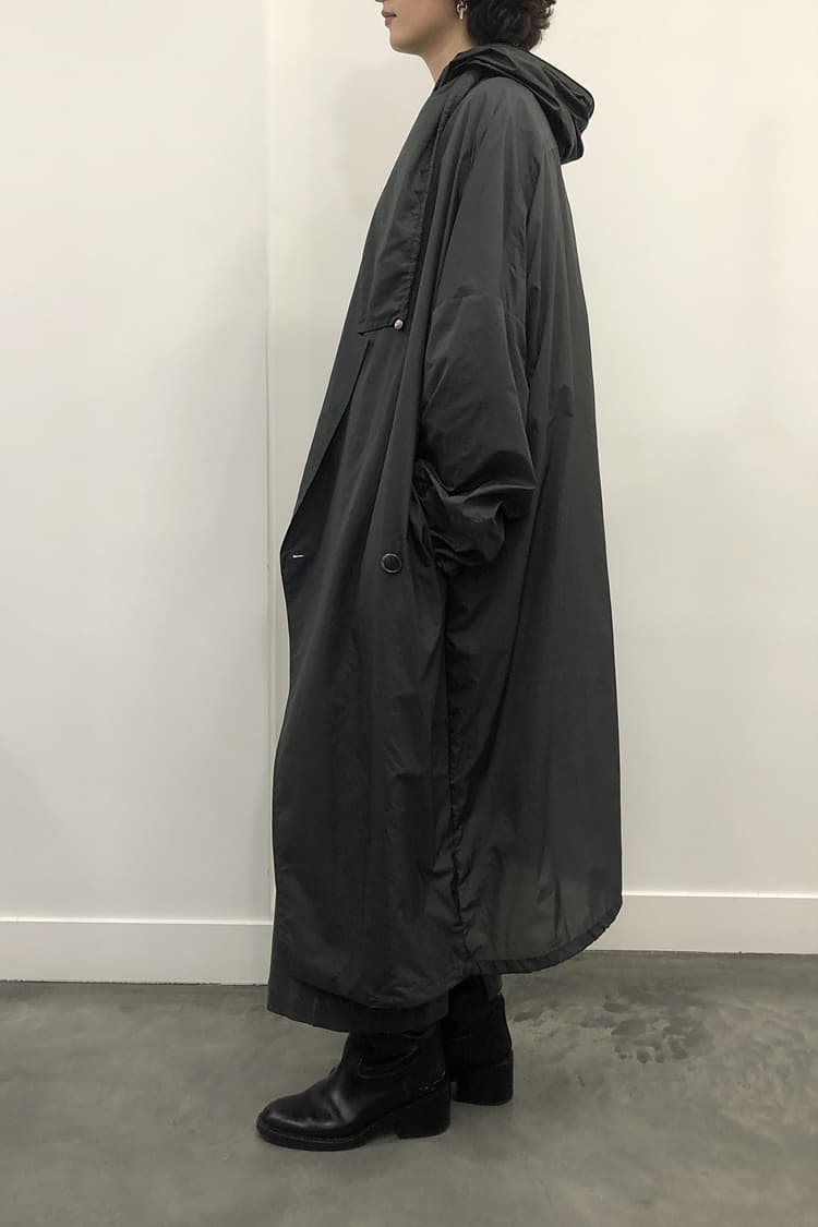 GDeL Recycled Ripstop Shirring Detail Coat (Dark Grey) — vue 4