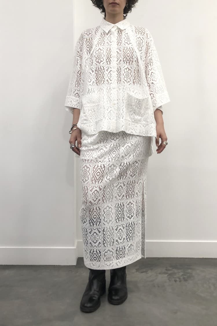 GDeL Square Pattern Lace Skirt (White) — vue 3