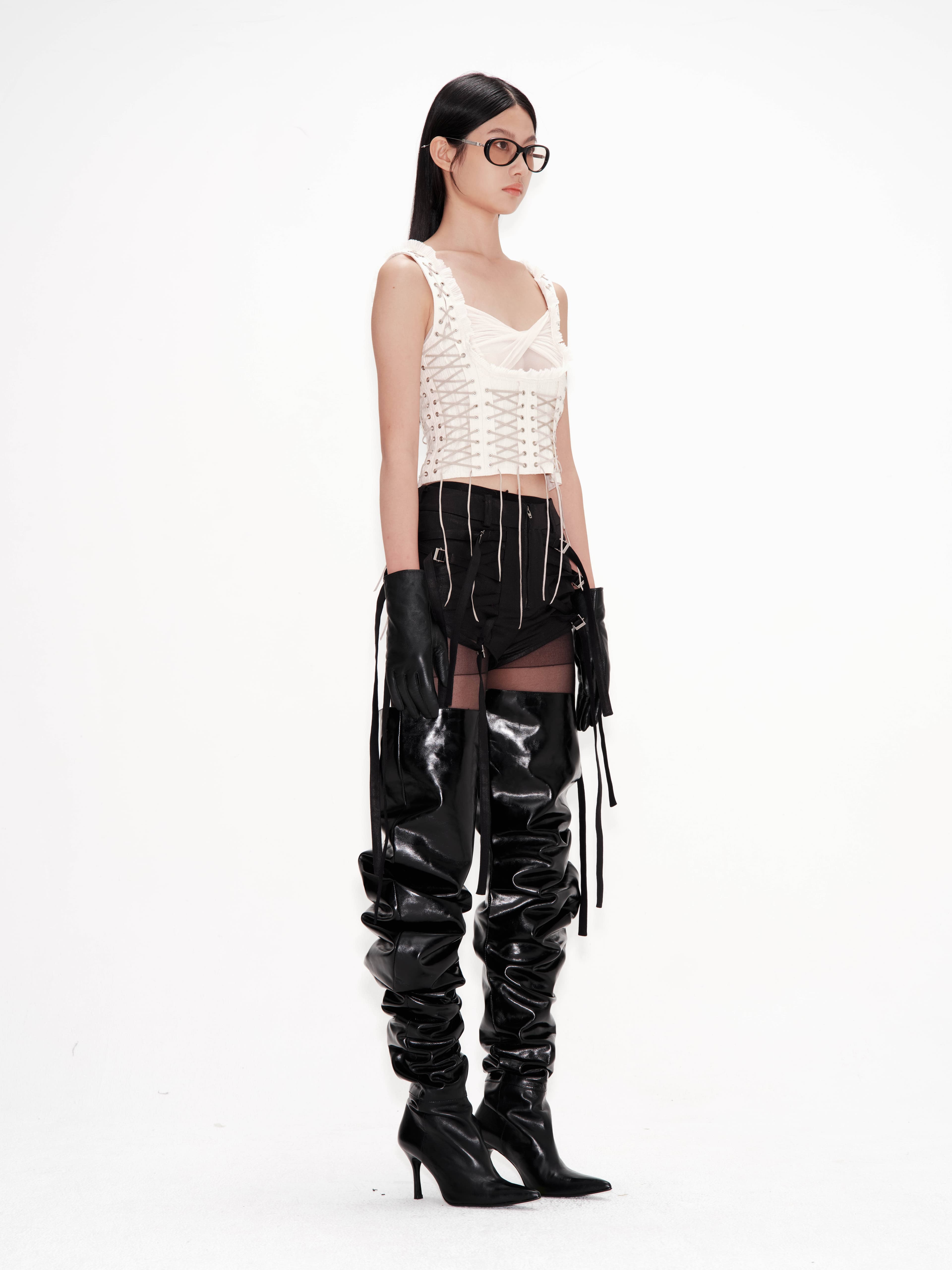 Side Strap Detail Coated Denim Shorts — vue 2