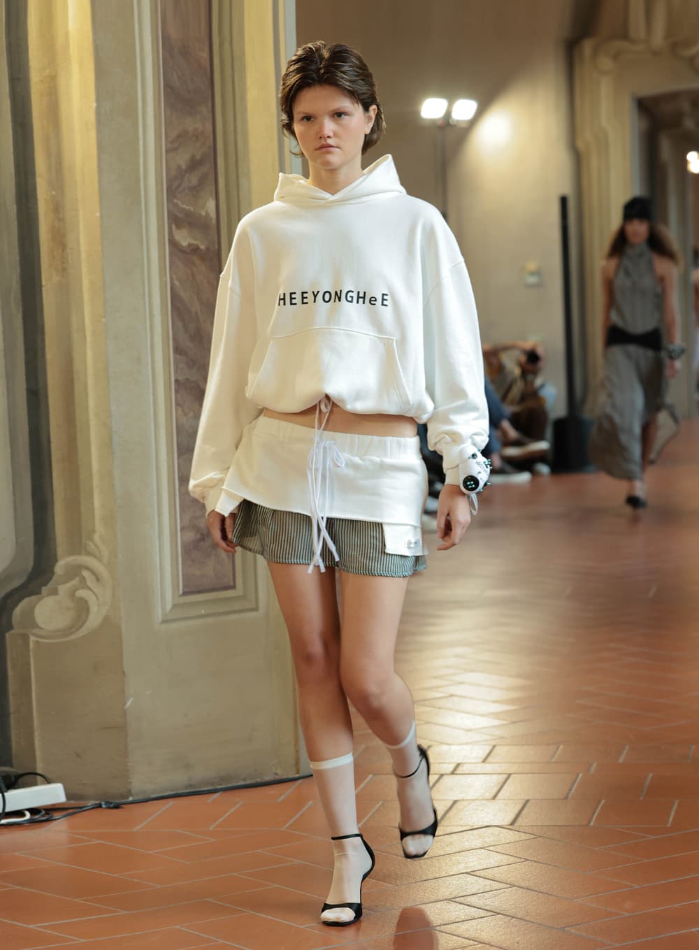 Ease Drawstring Hoodie — vue 16
