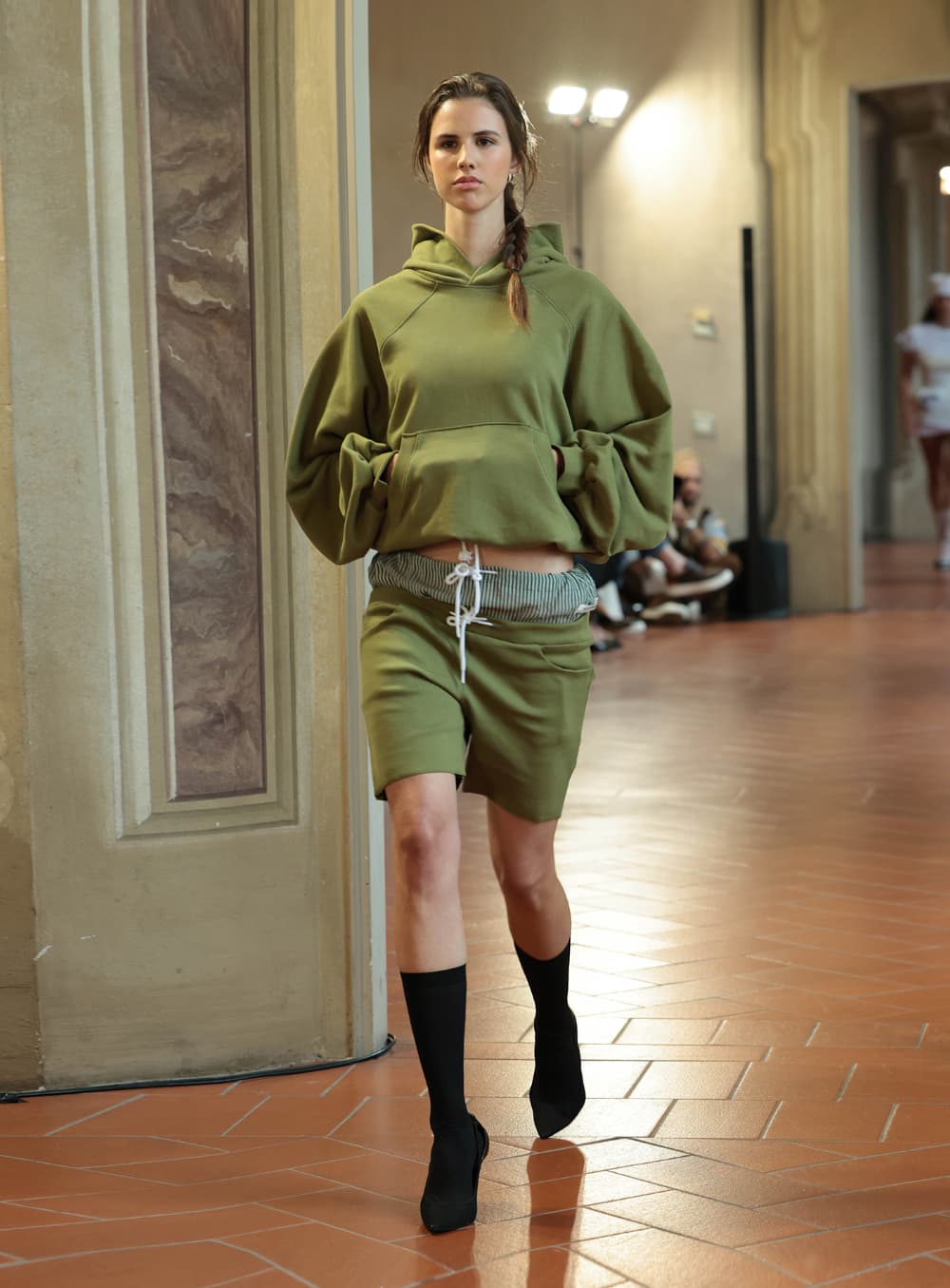 Oversized Raglan Drawstring Hoodie — vue 13