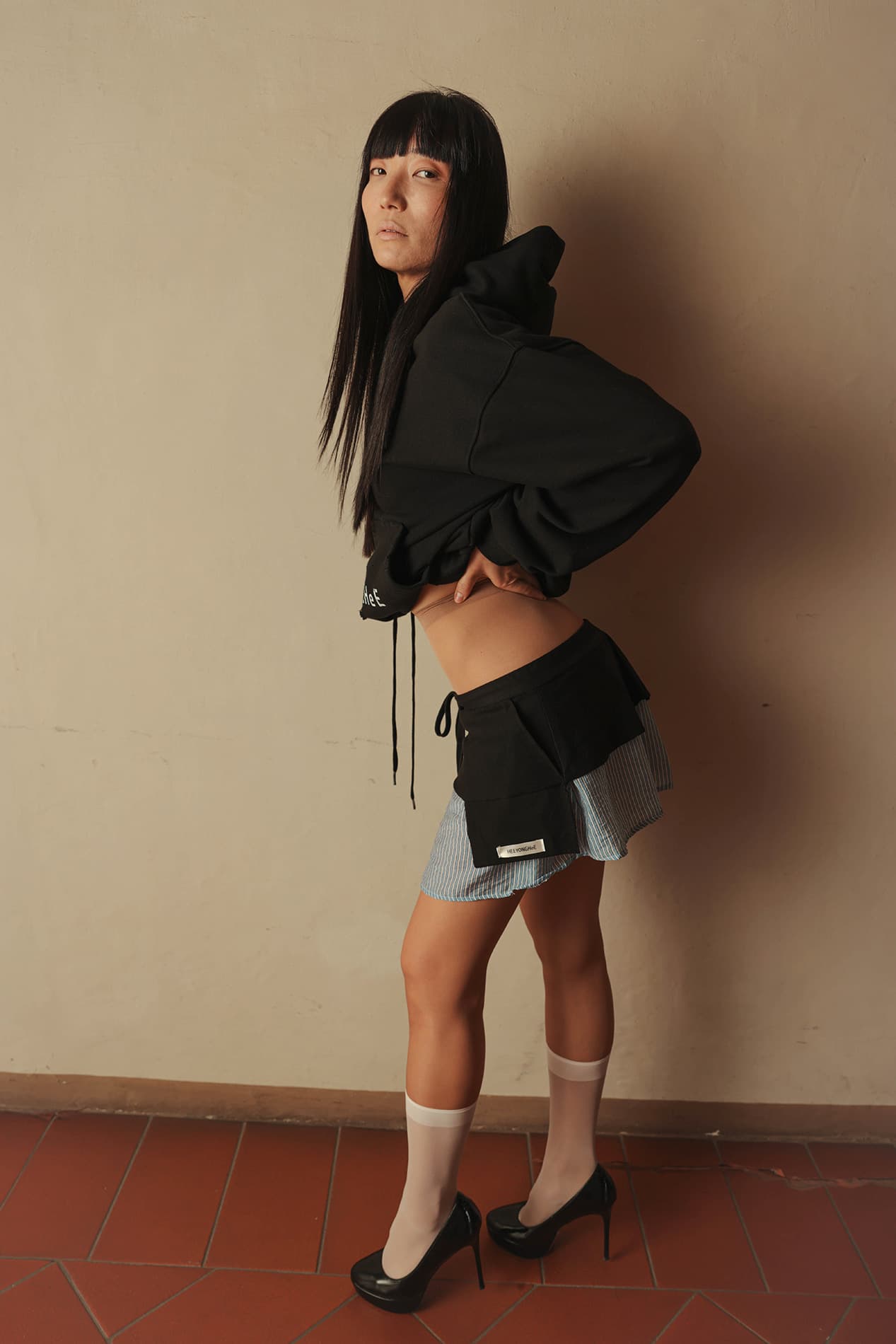 Ease Distressed Drawstring Hoodie — vue 4