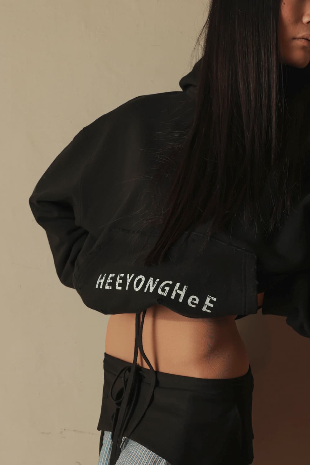 Ease Distressed Drawstring Hoodie — vue 10