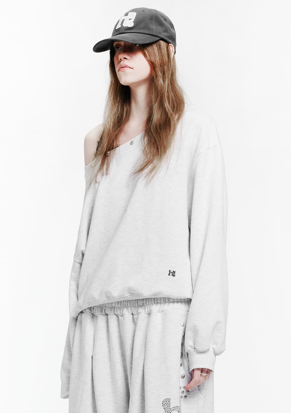 Holy Symbol Off-shoulder Sweatshirt_WHITE MELANGE — vue 1