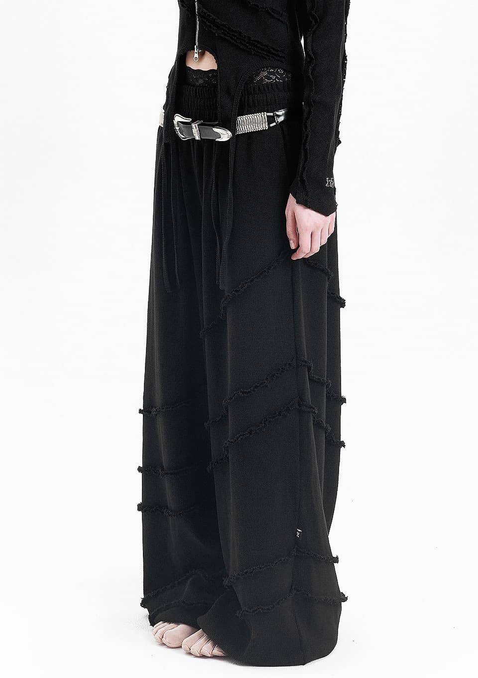 Waffle diagonal decoration pants