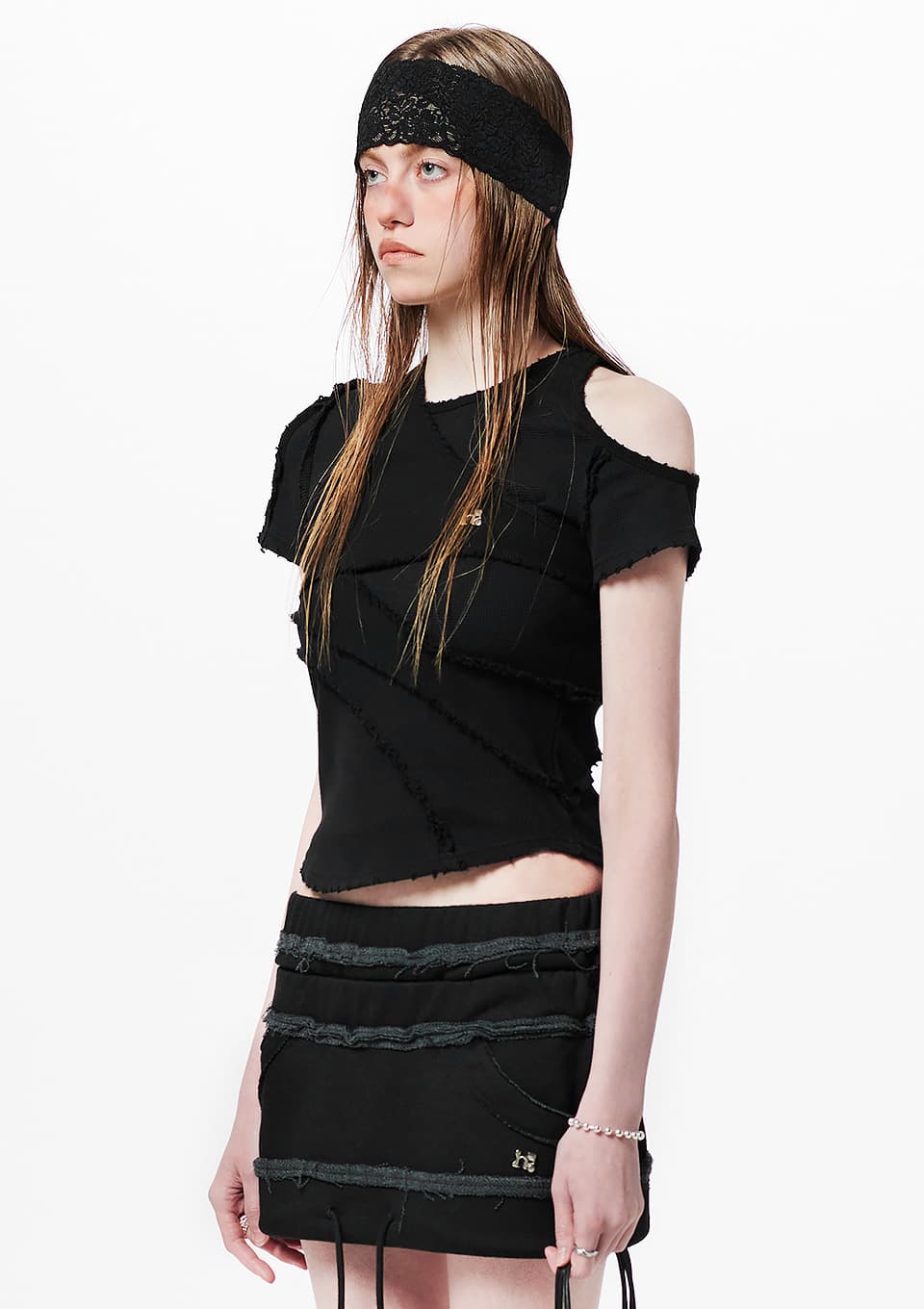 Layered Off-Shoulder Slim T-Shirt — vue 1