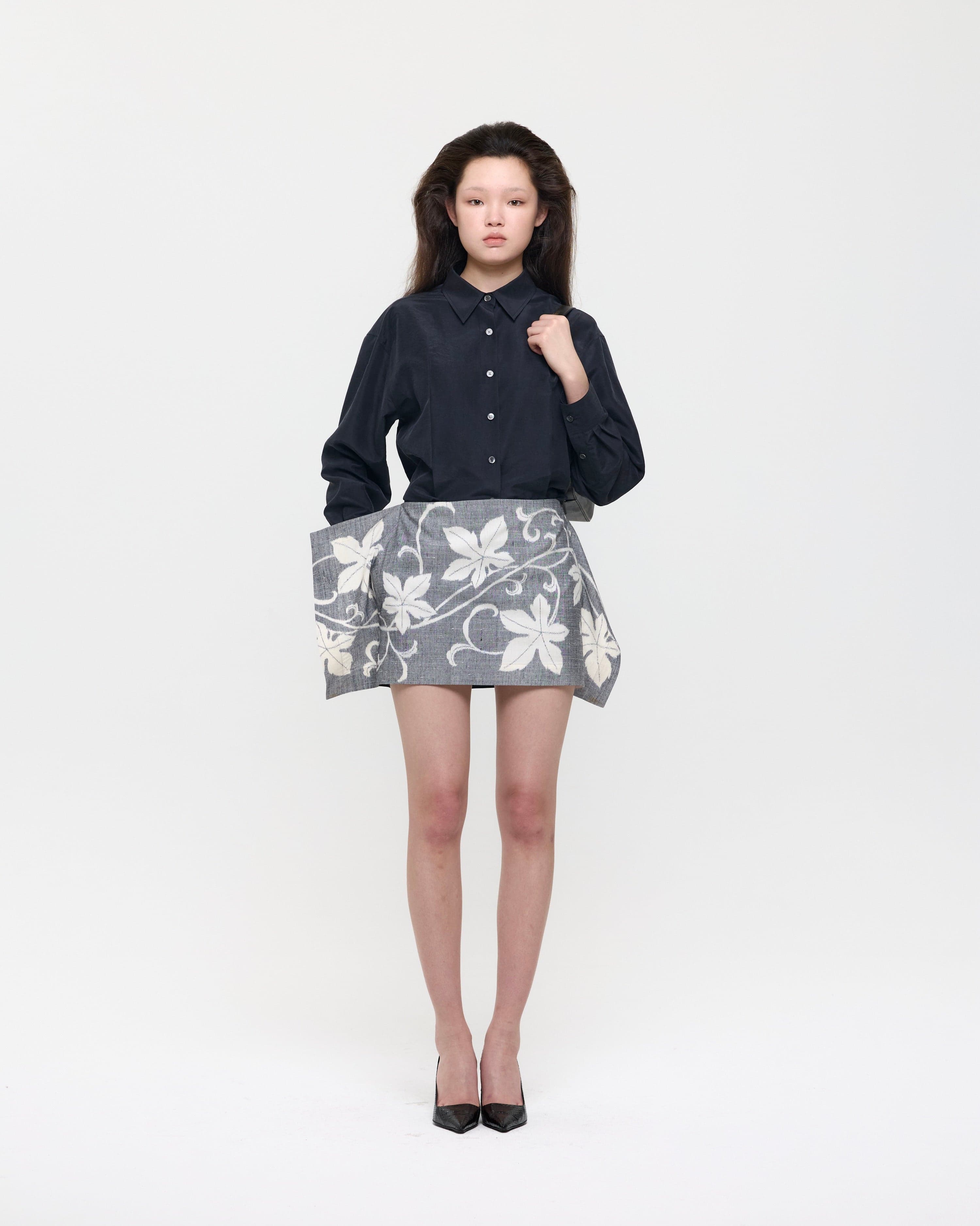 Gray Leaves Mini Flag Skirt — vue 2