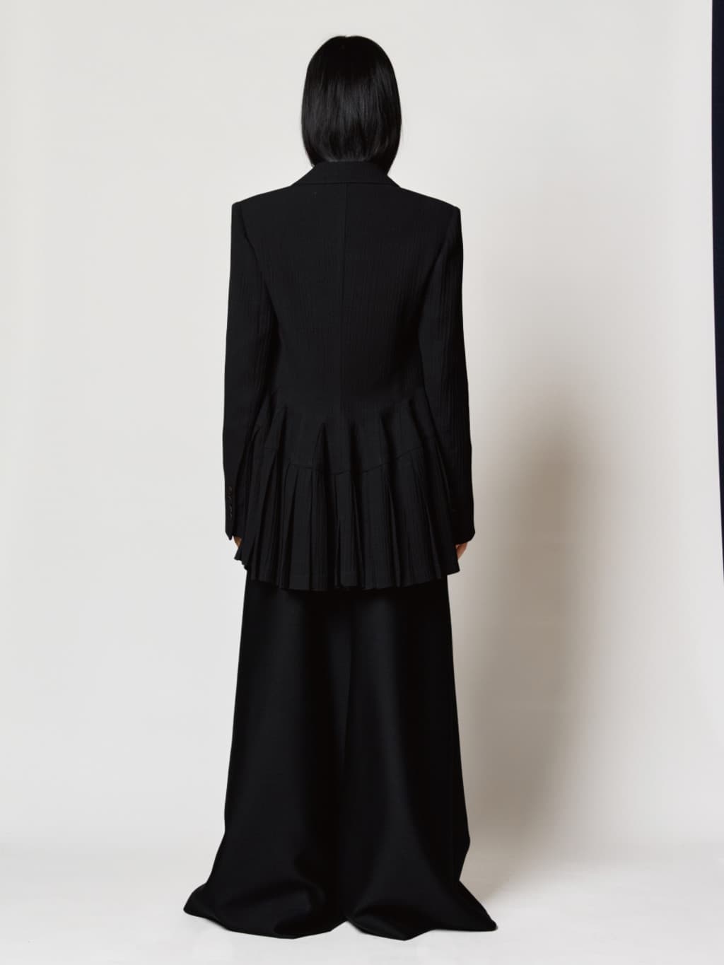 SJ Pleated SK Jacket - Black — vue 5