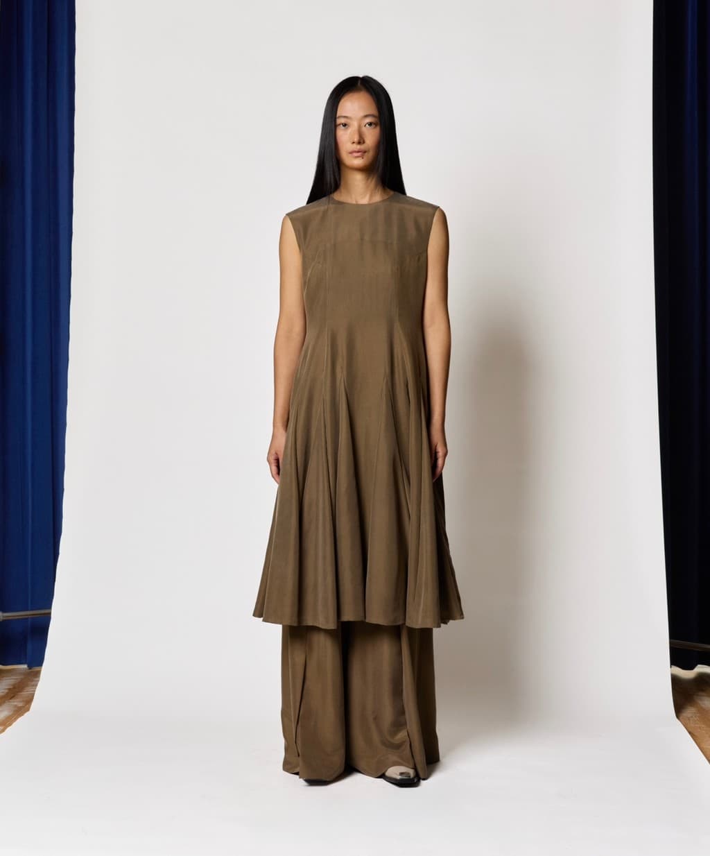 Eve Flare Dress - Khaki — vue 3