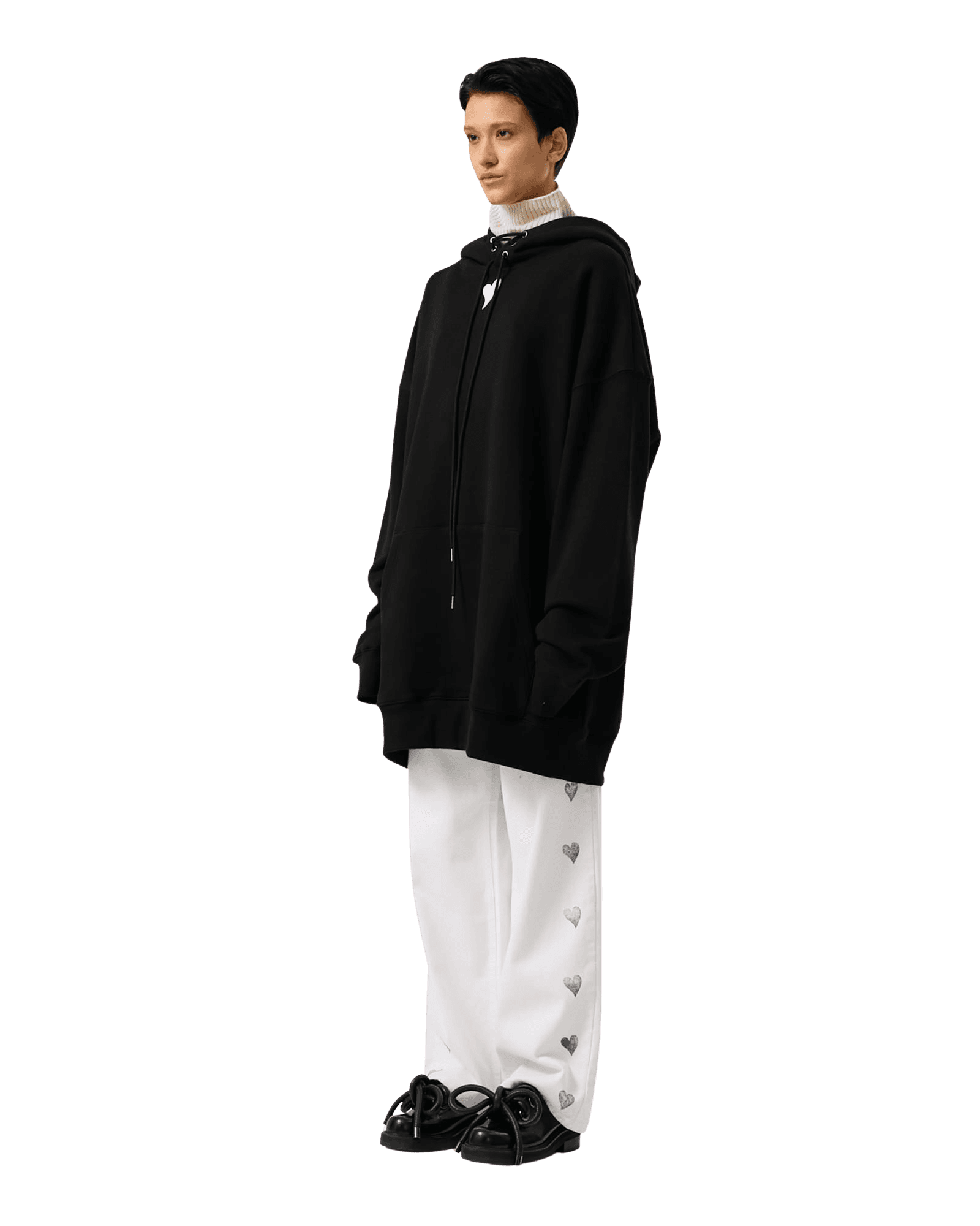 Heart Patch Oversized Hoodie (Black) — vue 3