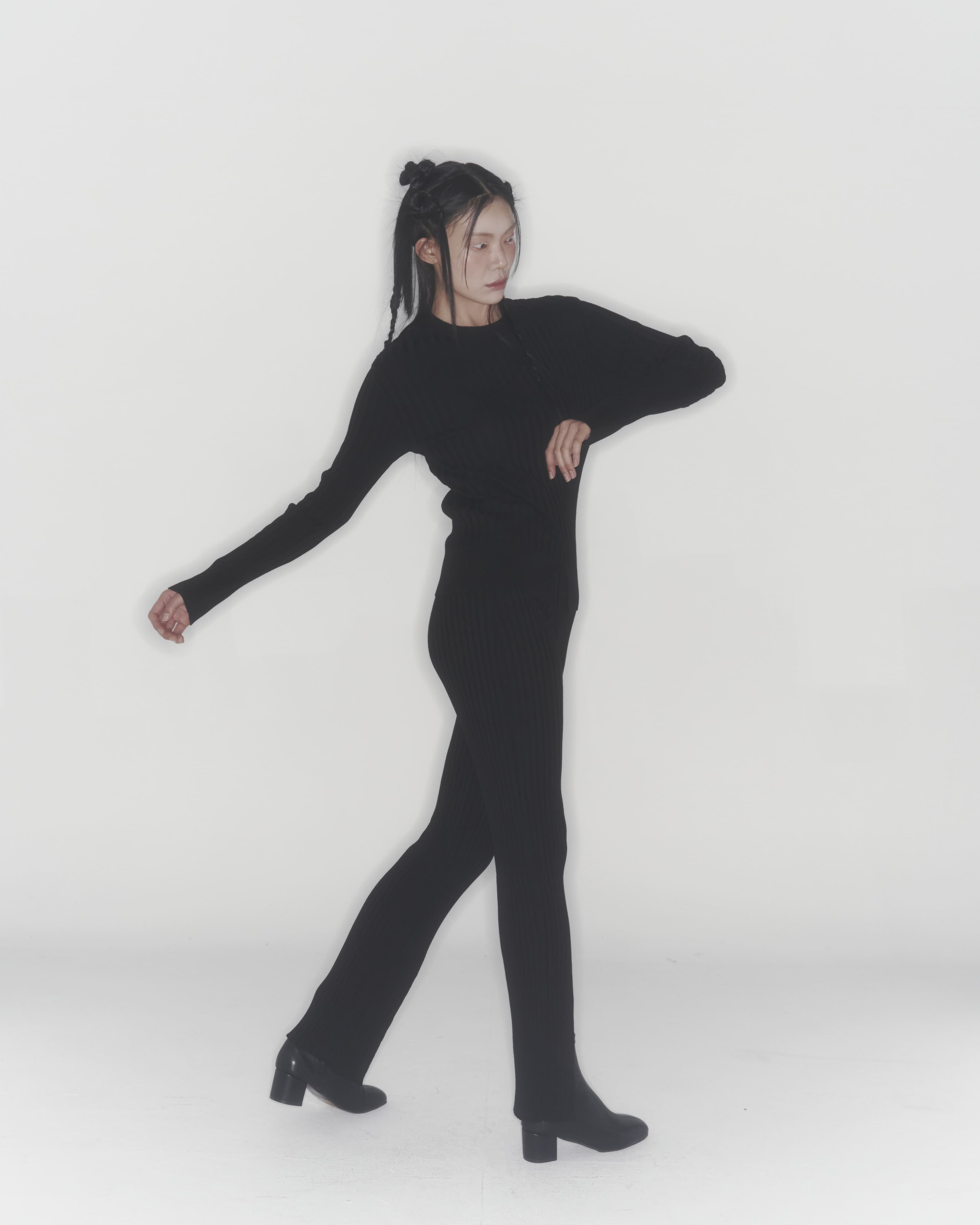Ribbed Knit Sweater (Black) — vue 13